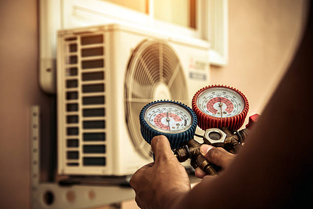 Professional Ac Installation technician working in Ruby, VA